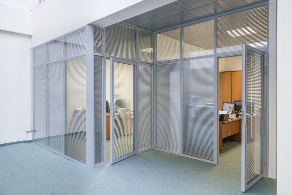 Алюминиевая перегодка 04