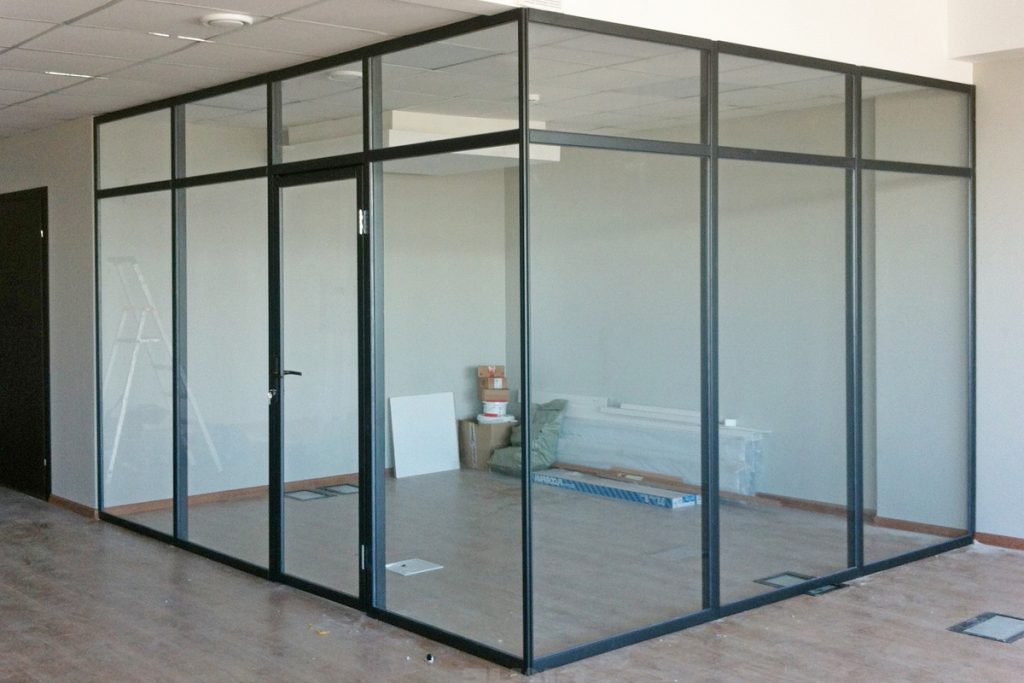 Алюминиевая перегодка 06