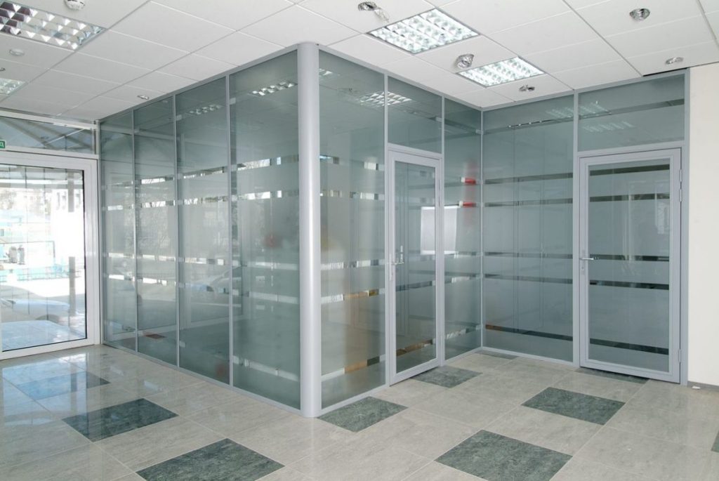 Алюминиевая перегородка 01